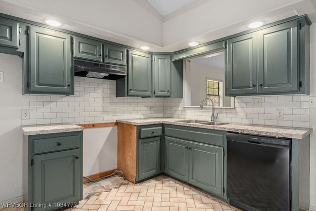 2013 S Z Street, Fort Smith, AR 72901