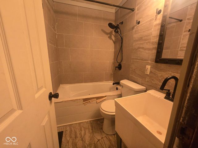 2005 Blue Ridge Drive, Terre Haute, IN 47802