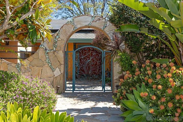 2023 Via Tiempo, Encinitas, CA 92007