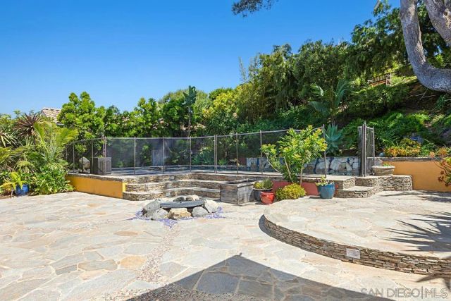 2023 Via Tiempo, Encinitas, CA 92007