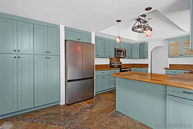 2023 Via Tiempo, Encinitas, CA 92007