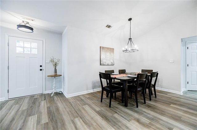 5195 Hillcrest Glenn Drive, Sugar Hill, GA 30518