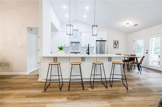 5195 Hillcrest Glenn Drive, Sugar Hill, GA 30518