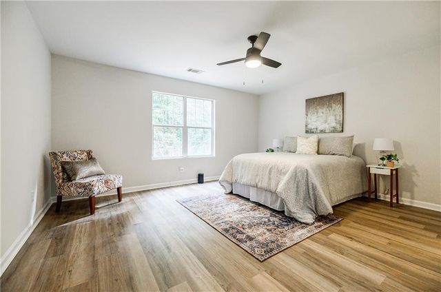 5195 Hillcrest Glenn Drive, Sugar Hill, GA 30518