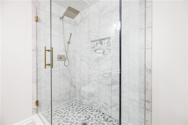 5195 Hillcrest Glenn Drive, Sugar Hill, GA 30518