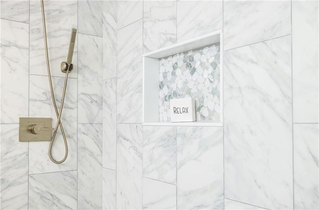 5195 Hillcrest Glenn Drive, Sugar Hill, GA 30518