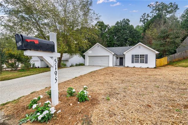 5195 Hillcrest Glenn Drive, Sugar Hill, GA 30518