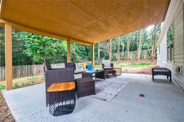 5195 Hillcrest Glenn Drive, Sugar Hill, GA 30518