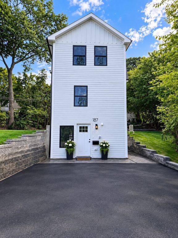 187 St. Mary Street 187, Needham, MA 02494