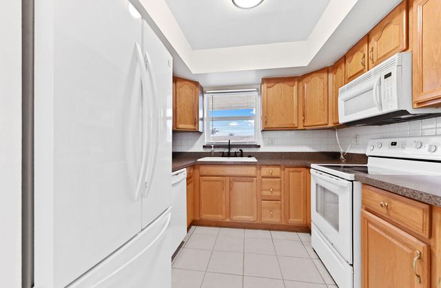 2766 Emory Drive E I, West Palm Beach, FL 33415