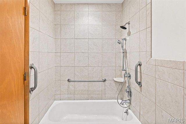 118 Whispering Oaks Dr. Drive, Bethalto, IL 62010