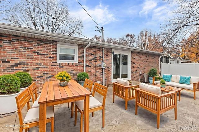 118 Whispering Oaks Dr. Drive, Bethalto, IL 62010