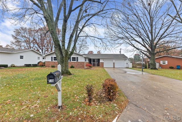 118 Whispering Oaks Dr. Drive, Bethalto, IL 62010