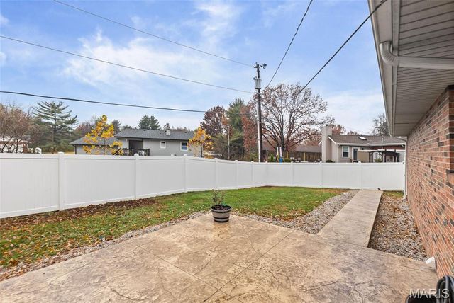 118 Whispering Oaks Dr. Drive, Bethalto, IL 62010