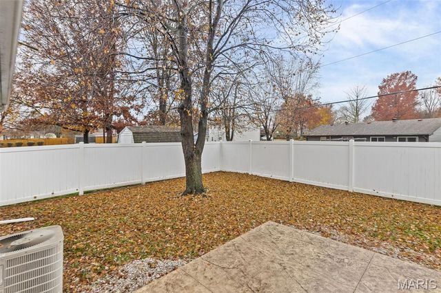 118 Whispering Oaks Dr. Drive, Bethalto, IL 62010