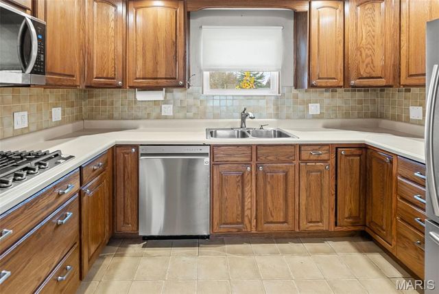 118 Whispering Oaks Dr. Drive, Bethalto, IL 62010