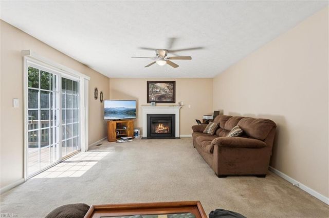 402 Boundary RD, Yorktown, VA 23690