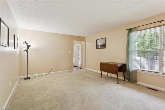 402 Boundary RD, Yorktown, VA 23690