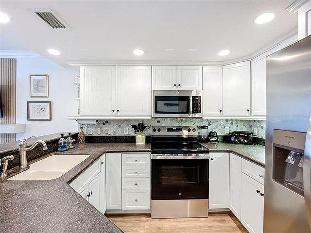 3100 GULF DRIVE 2, Holmes Beach, FL 34217