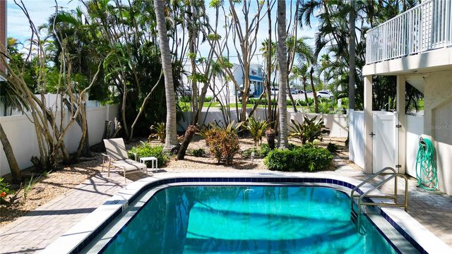 3100 GULF DRIVE 2, Holmes Beach, FL 34217