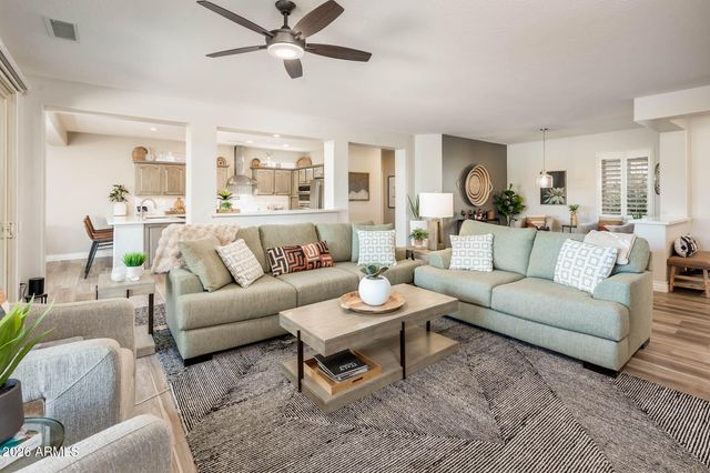 18028 W TIERRA DEL SOL Drive, Surprise, AZ 85387