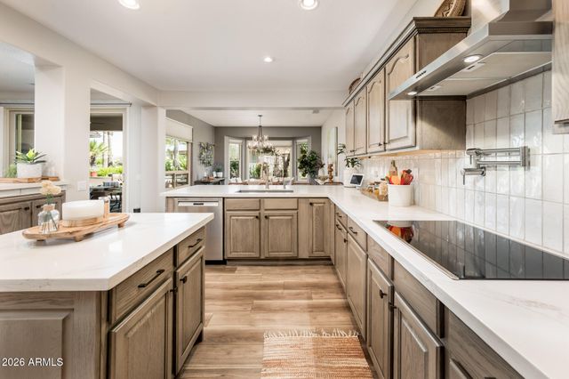 18028 W TIERRA DEL SOL Drive, Surprise, AZ 85387