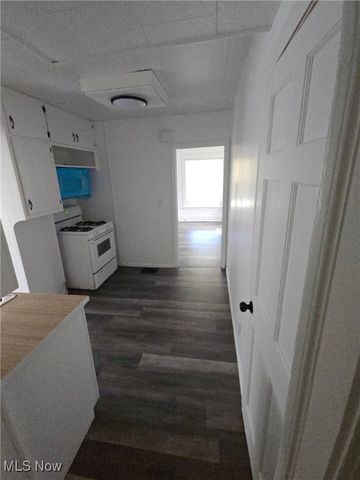 905 Selwyn, Cleveland, OH 44112