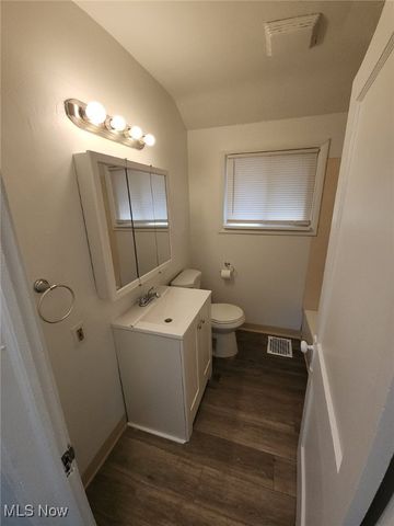 905 Selwyn, Cleveland, OH 44112