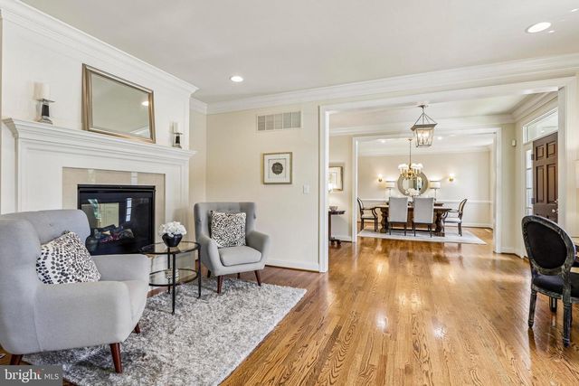 100 BRAEBANK LN, Bryn Mawr, PA 19010
