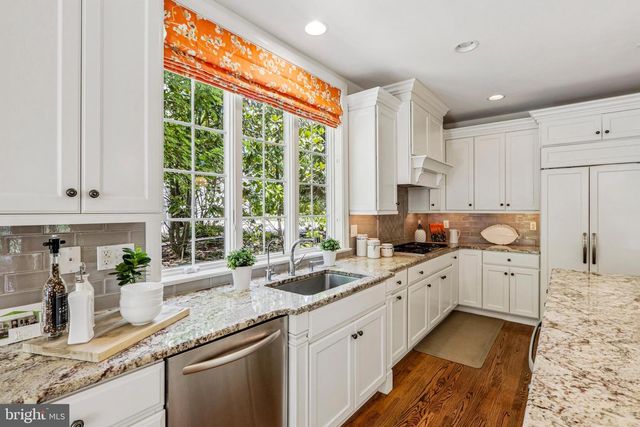 100 BRAEBANK LN, Bryn Mawr, PA 19010