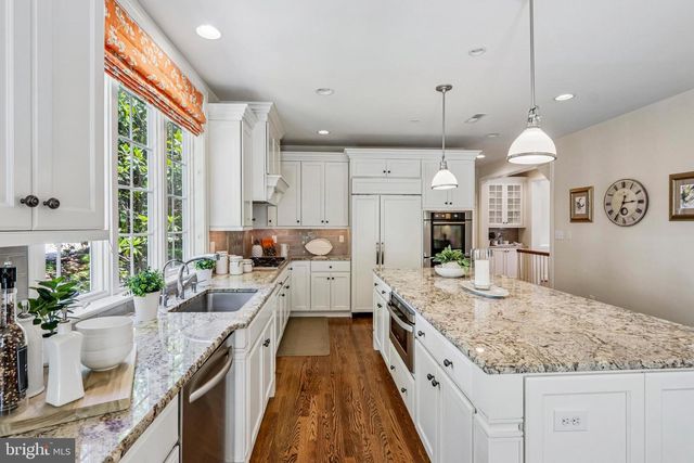 100 BRAEBANK LN, Bryn Mawr, PA 19010