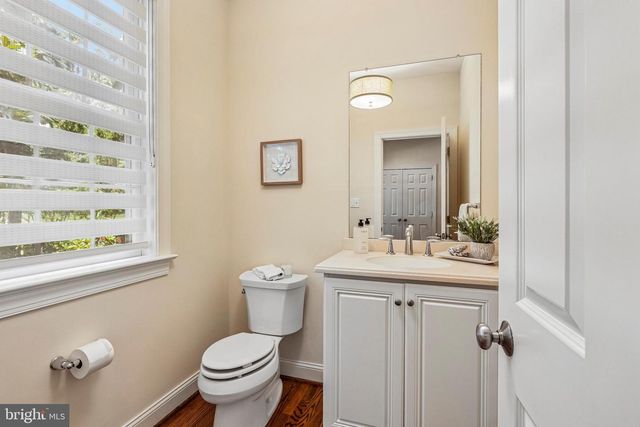100 BRAEBANK LN, Bryn Mawr, PA 19010