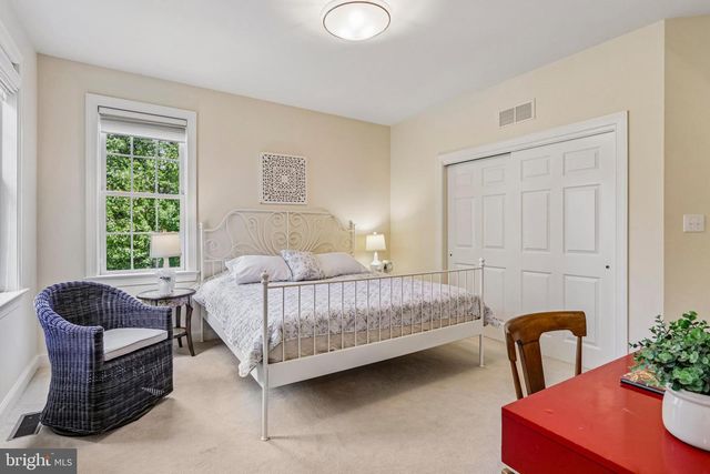 100 BRAEBANK LN, Bryn Mawr, PA 19010