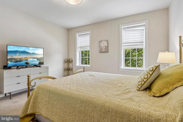 100 BRAEBANK LN, Bryn Mawr, PA 19010