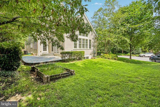 100 BRAEBANK LN, Bryn Mawr, PA 19010