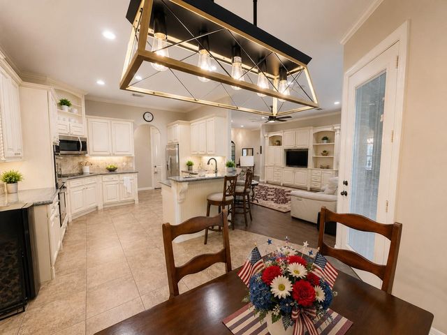 166 Hillsborough Drive W, Montgomery, TX 77356