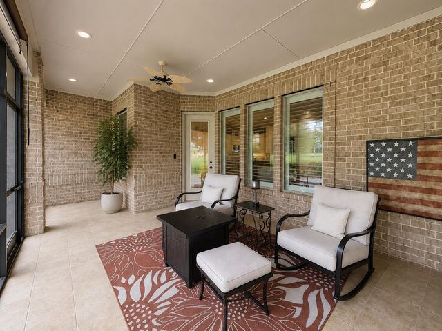 166 Hillsborough Drive W, Montgomery, TX 77356