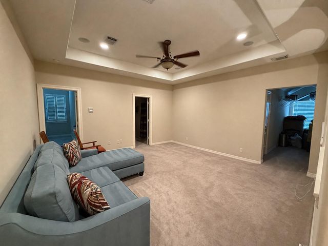 166 Hillsborough Drive W, Montgomery, TX 77356