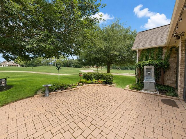 166 Hillsborough Drive W, Montgomery, TX 77356
