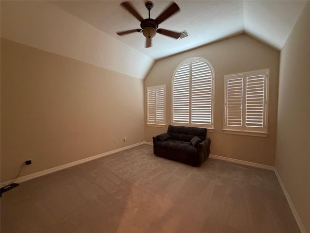 166 Hillsborough Drive W, Montgomery, TX 77356