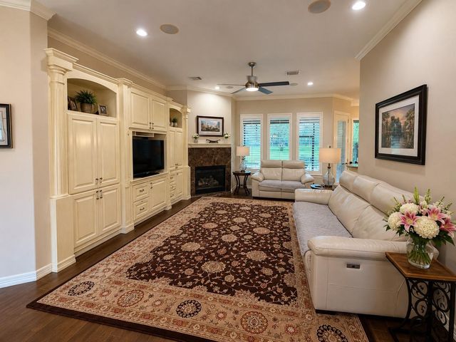 166 Hillsborough Drive W, Montgomery, TX 77356