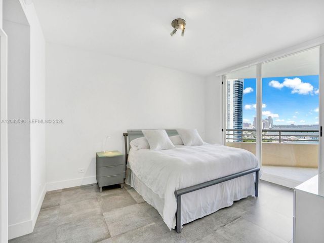 888 Brickell Key Drive 2412, Miami, FL 33131