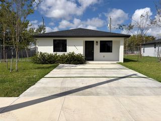 2421 NW 153rd St 0, Miami Gardens, FL 33054