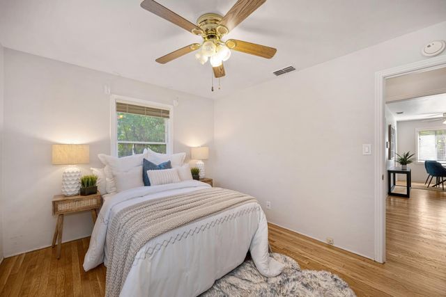 5625 V St, Sacramento, CA 95817