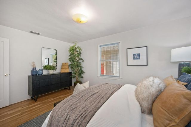 5625 V St, Sacramento, CA 95817