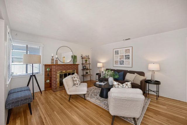 5625 V St, Sacramento, CA 95817