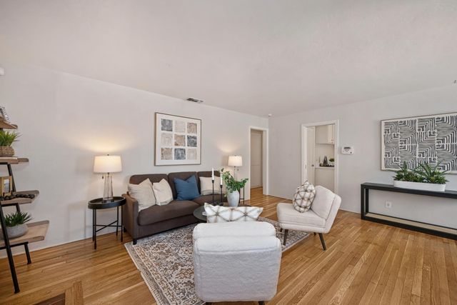 5625 V St, Sacramento, CA 95817