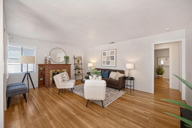 5625 V St, Sacramento, CA 95817