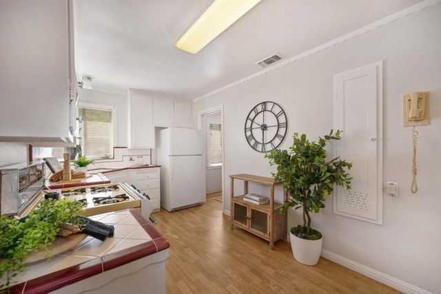 5625 V St, Sacramento, CA 95817