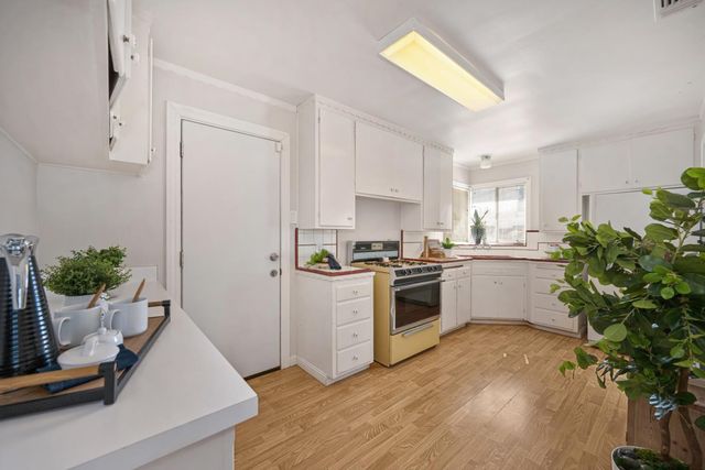5625 V St, Sacramento, CA 95817